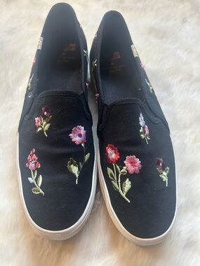 kate spade Black Canvas Floral Embroidered Slip-On Mules